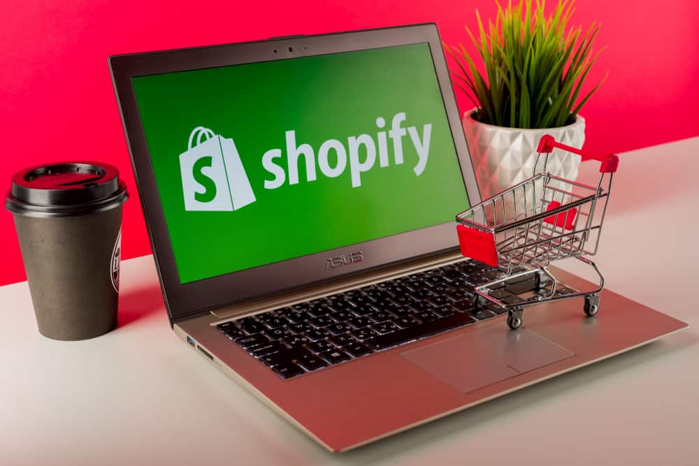 US accounts for 73% of all live Shopify eCommerce websites worldwide at 1.09 million