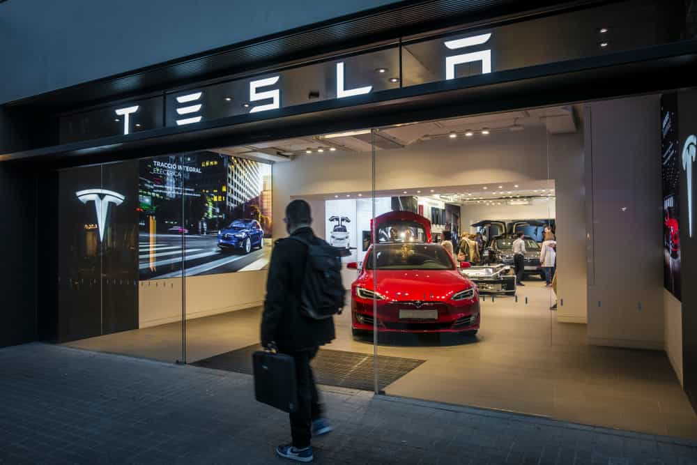 Analysts unmoved with Tesla's (TSLA) short term turbulences