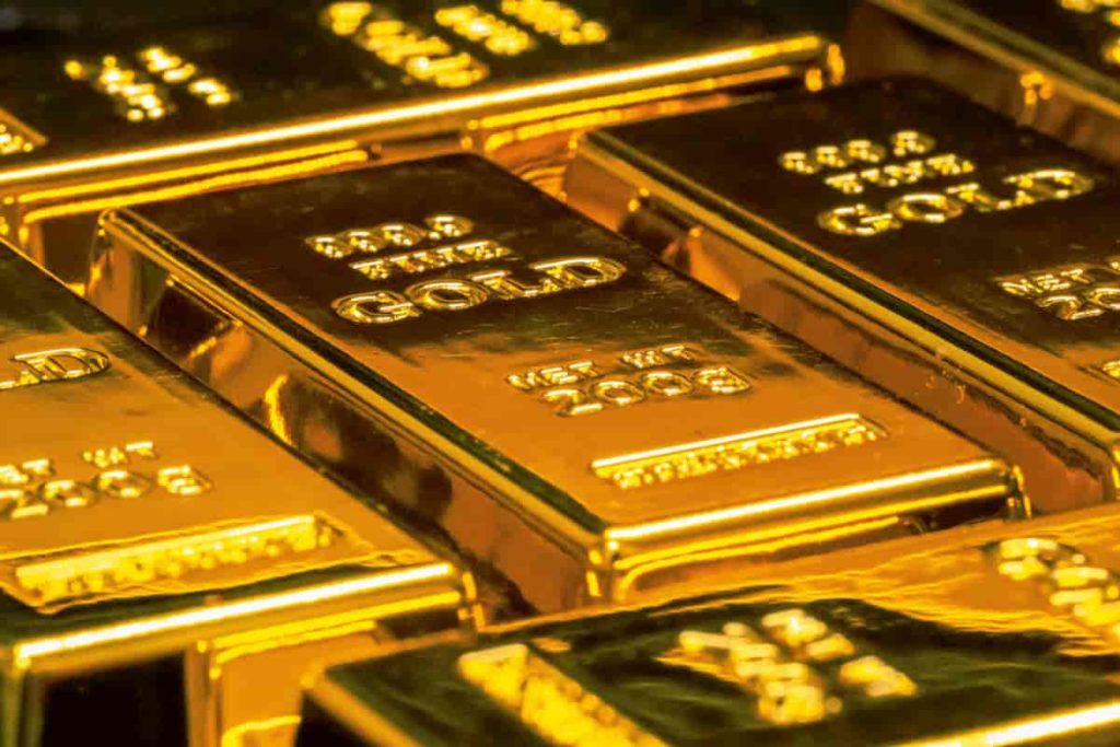 Gold recovers as Moderna's Delta variant-effective vaccine quells concerns
