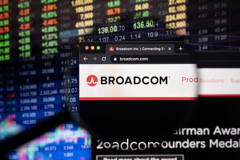 Broadcom stock forecast: Analysts estimate a 15% upside for AVGO