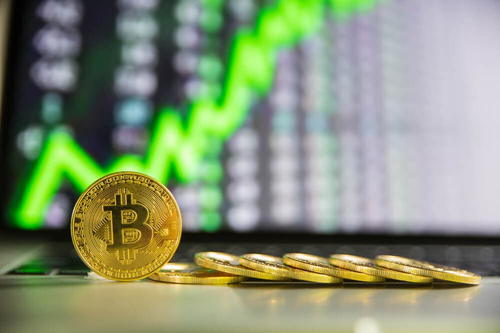 Crypto market in green with capitalization tapping monthly high at $2.3 trillion