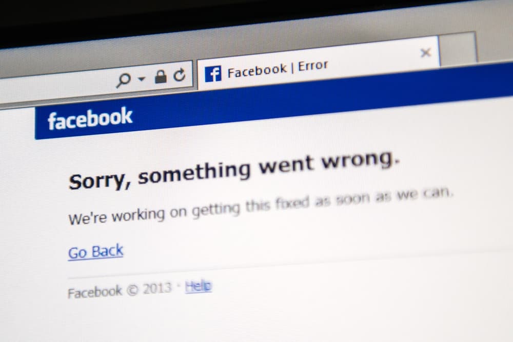 Facebook stock plunges by 6% as global outage continues