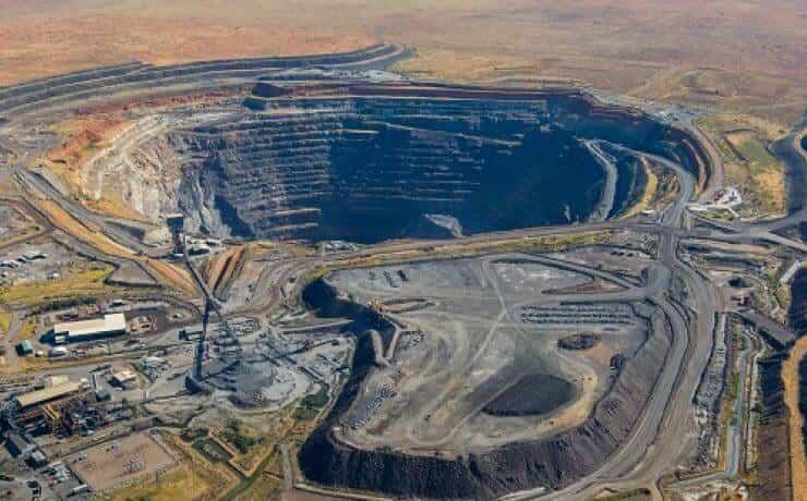 Evolution Mining acquires Glencore's copper-gold mine for $730 million