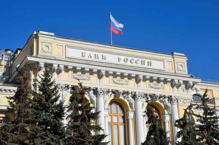 Russian banks imported 88% more foreign cash in 2021
