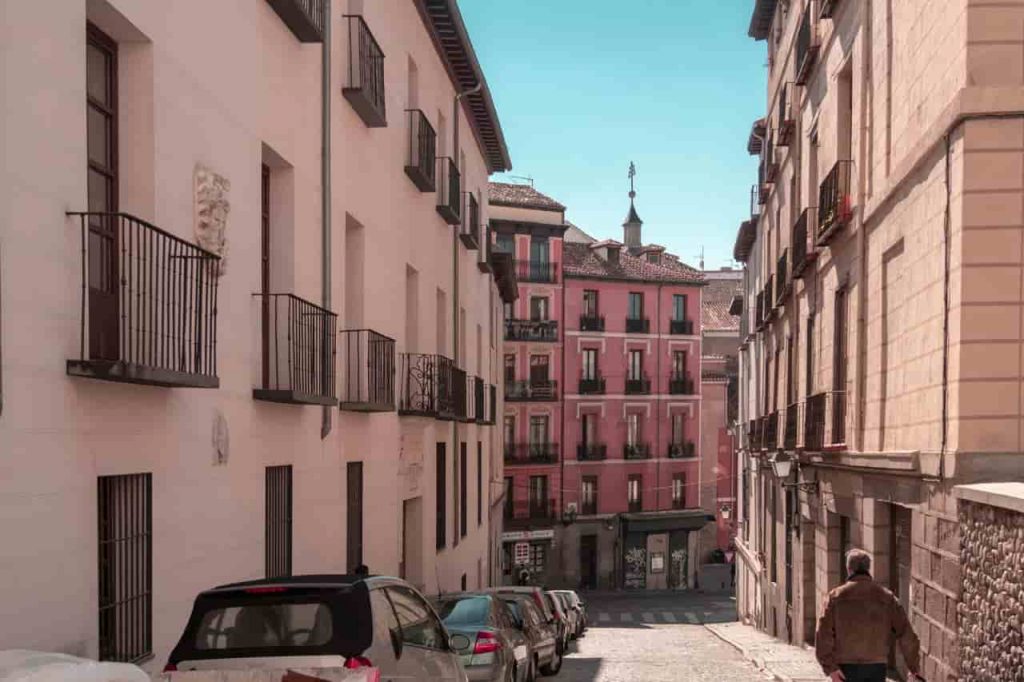 Spain: Real estate investing soars 400% in 2022 fueled by crypto and stocks payments