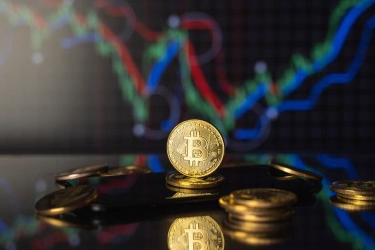 Bitcoin bulls stall the price downtrend as BTC hovers around $30k