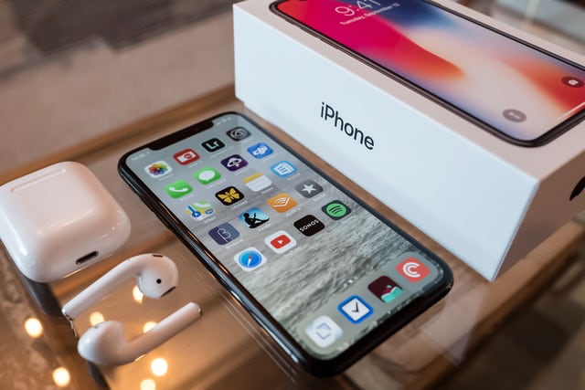 Apple's iPhone market share climbs by 20% despite a decline in global smartphone sales