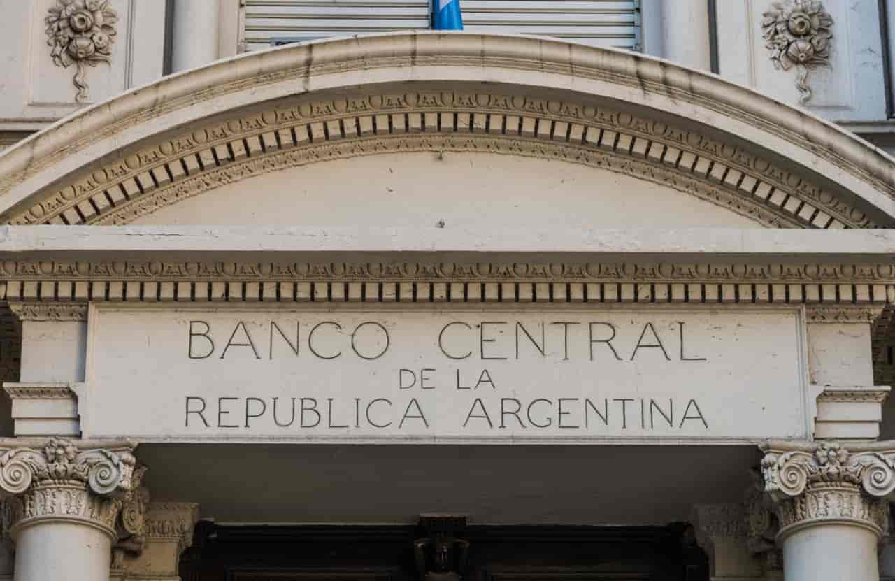 Argentinian central bank puts its foot down on crypto trading in major banks