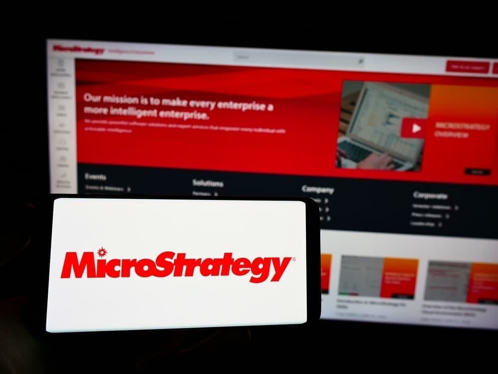 MicroStrategy outperforms crypto-related stocks surging 20% despite market volatility