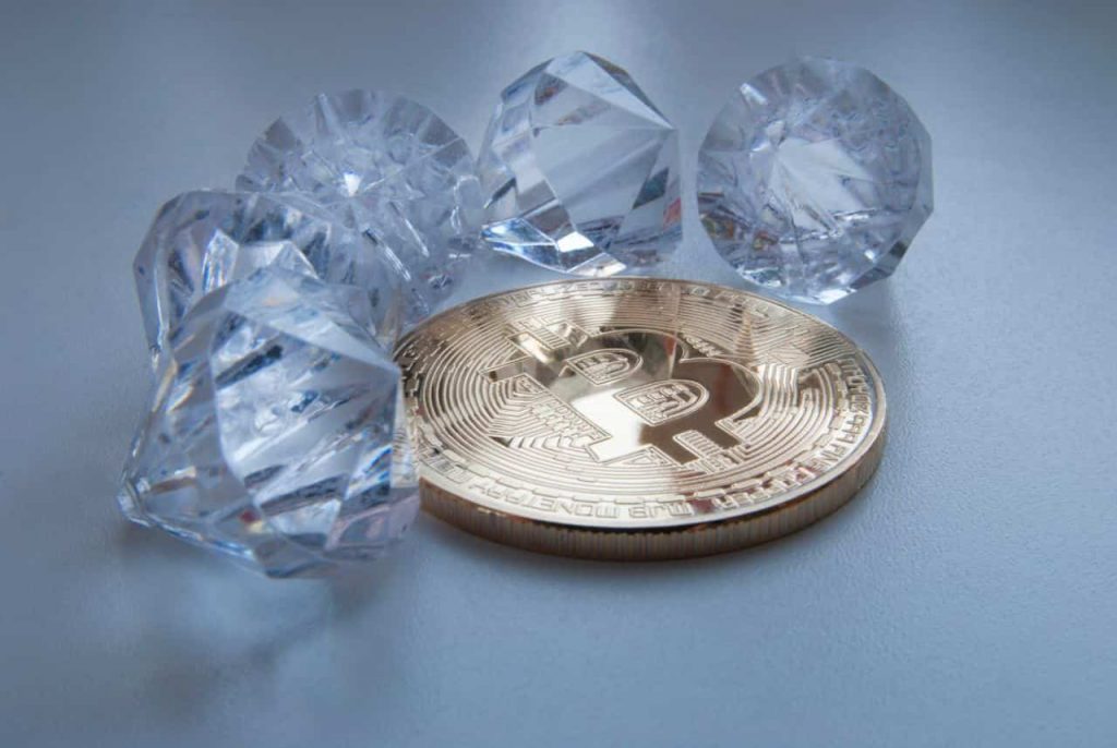 Minnesota diamond store becomes first in the state to accept Bitcoin for jewelry purchases
