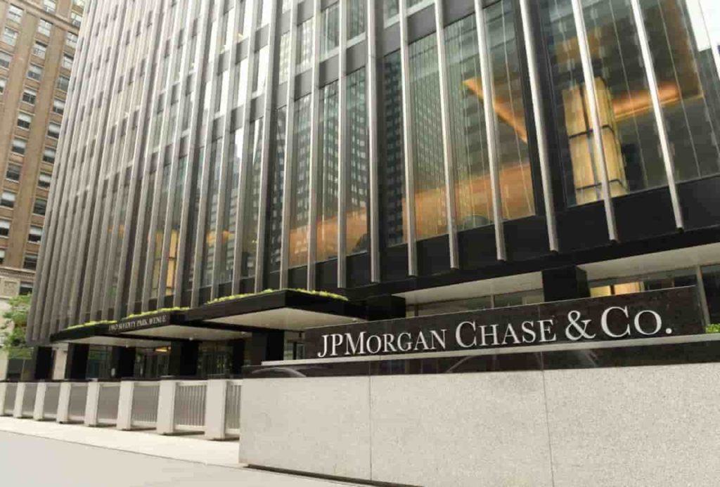 JPMorgan shares nosedive as bank misses earnings and pauses buybacks