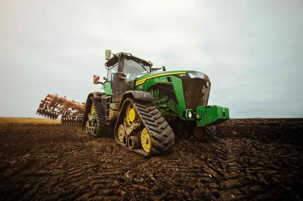 Large tractor sales hit new highs in US and Canada - this stock could benefit