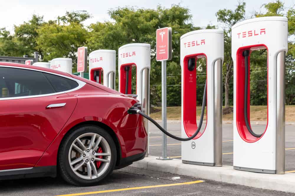 Number of Tesla supercharger stations globally grows 34% in a year approaching 4,000