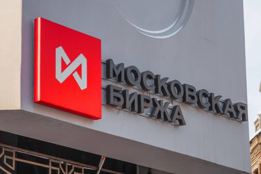 Russian MOEX continues to fall crashing 50% in 2022