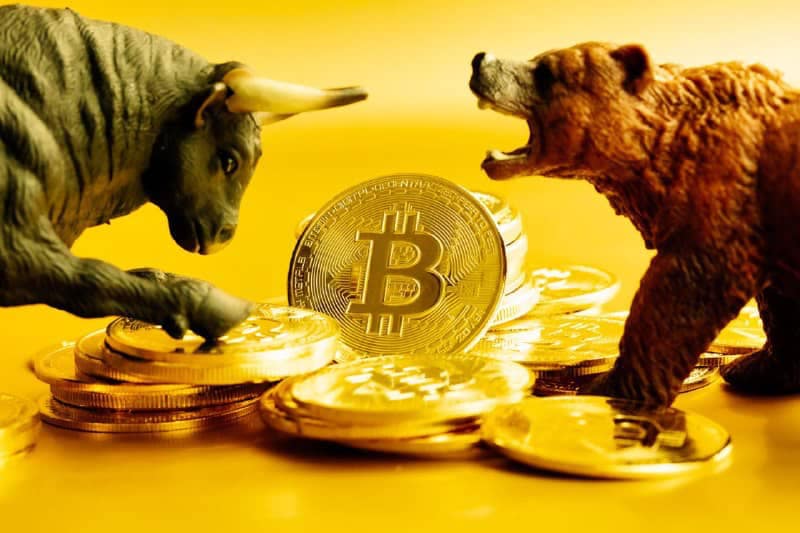 Bulls and bears battle for momentum as Bitcoins aims to reclaim key $20,000 level