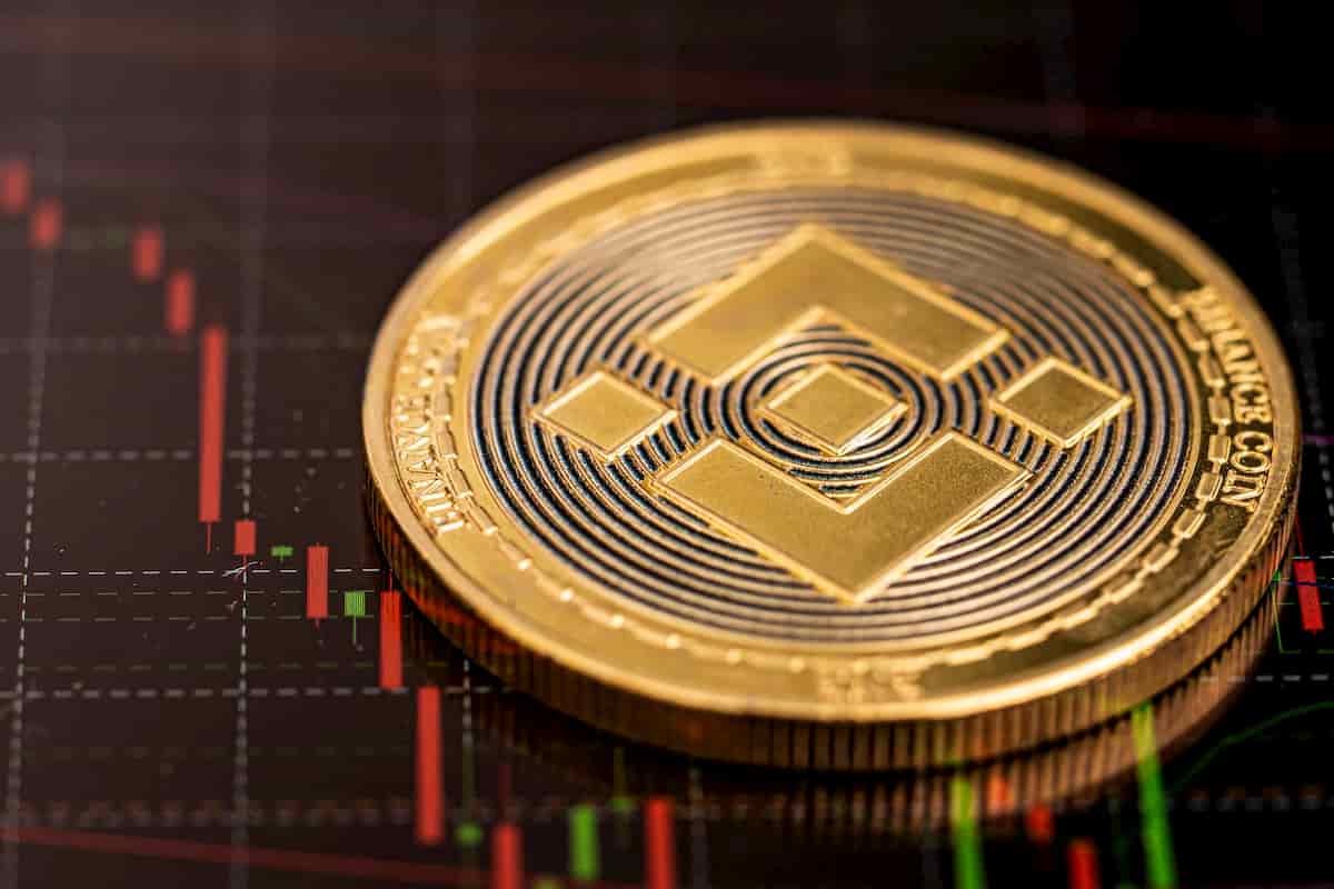 Analysts say Binance Coin could be the best investment of 2023; Time to buy  BNB?