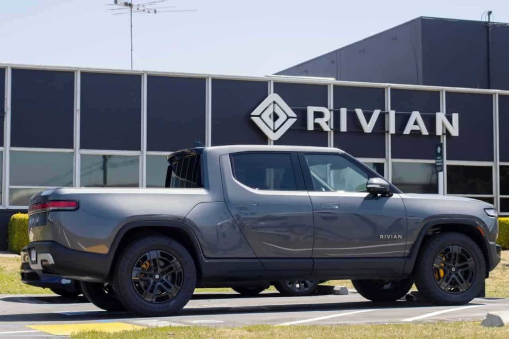 Rivian stock down 8% premarket after earnings: Analysts' share end of 2023 predictions