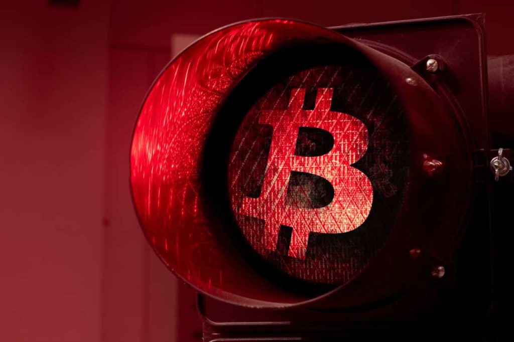 Crypto expert sounds the alarm warns 'Bitcoin is showing weakness'