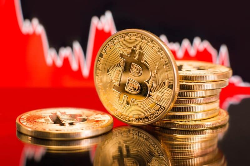 Bitcoin price teetering on the edge of a major drop, analyst warns