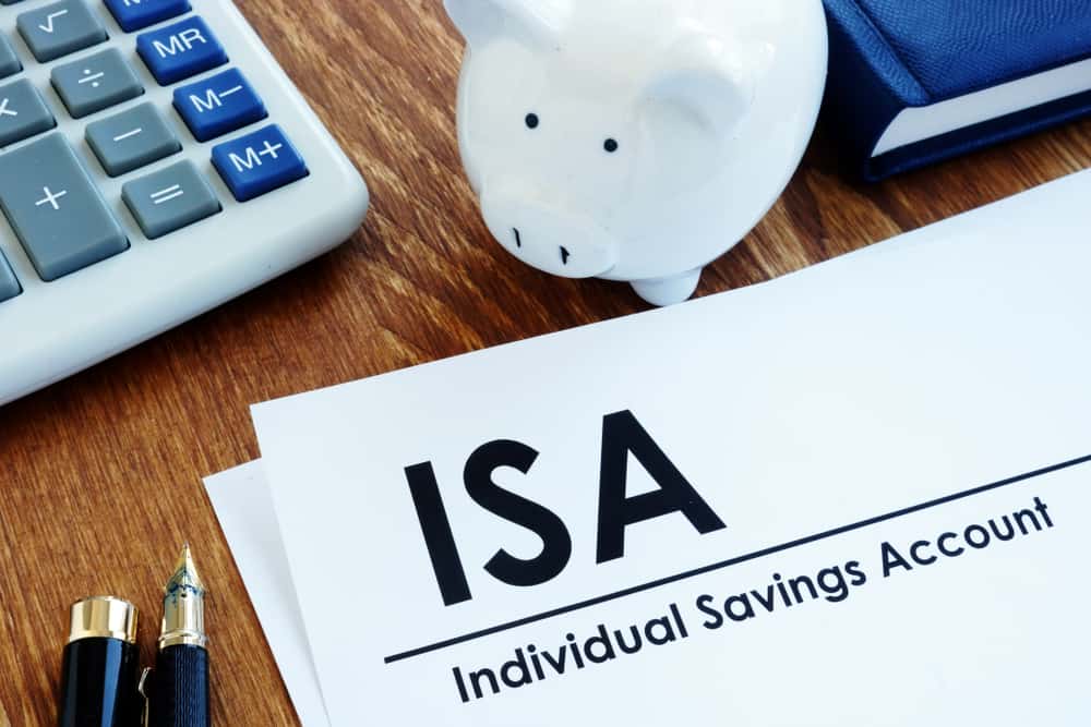 Navigating Tax-Efficient Investing - A Comparison of ISAs in the UK and Their US Equivalents