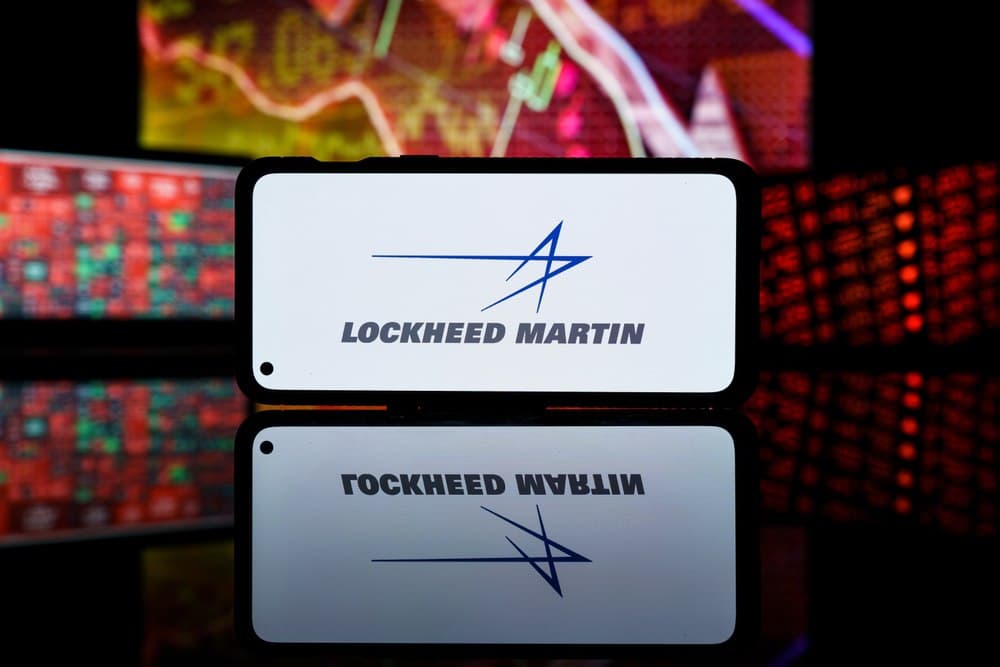 AI predicts Lockheed Martin stock price for the end of 2023