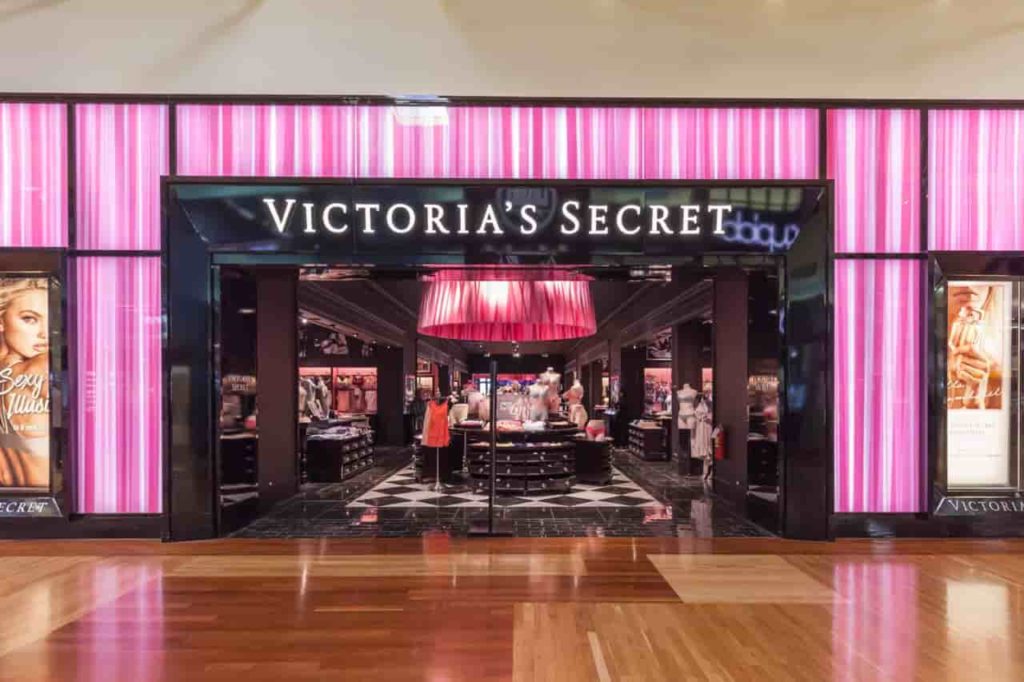 Victoria's Secret stock poised for further gains amid bullish chart pattern