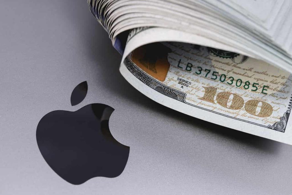 ChatGPT predicts Apple stock price for January 1, 2024