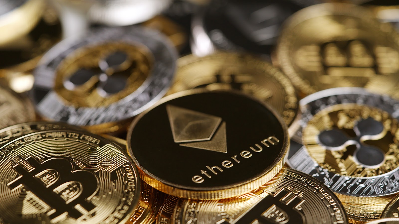 Чем обеспечена криптовалюта. ETH ETF фото. Ethereum-ETF заявки фото. Sec approves ETH ETF.
