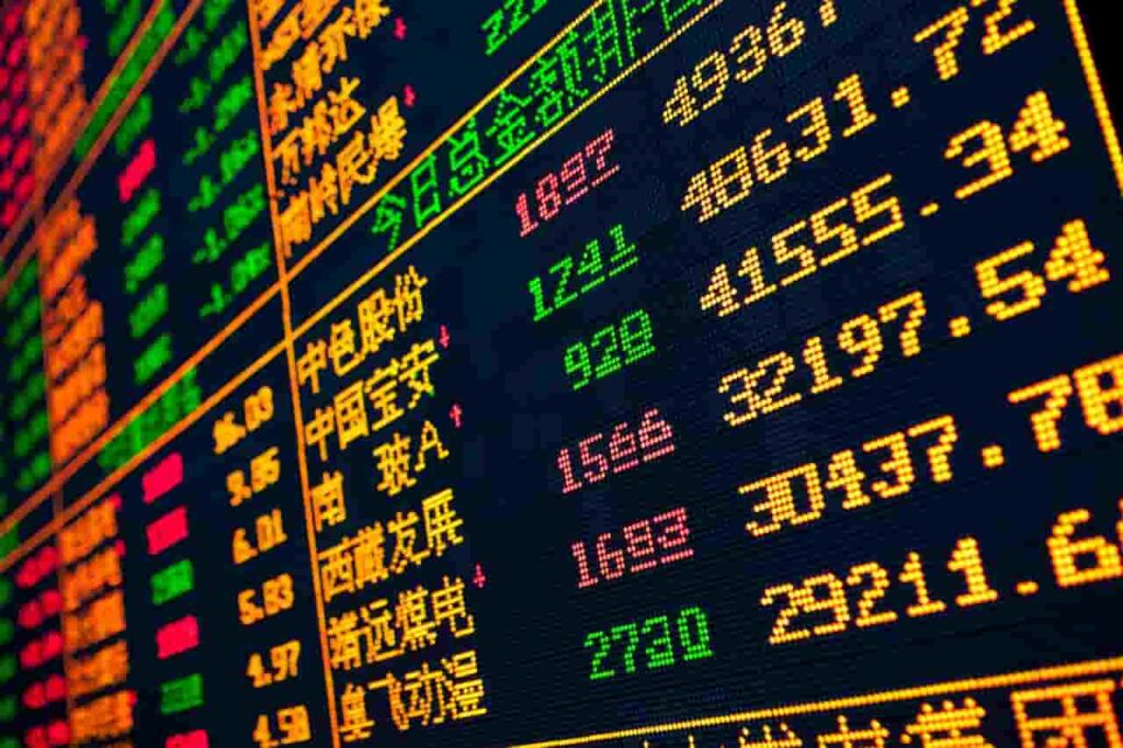 China stock market index has largest ever 1-day jump: Is crisis over?