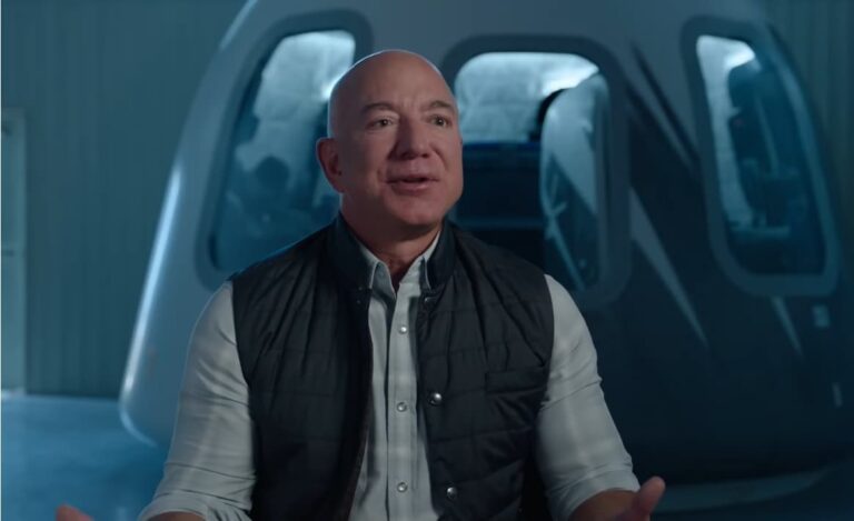 How much money does Jeff Bezos make a second?