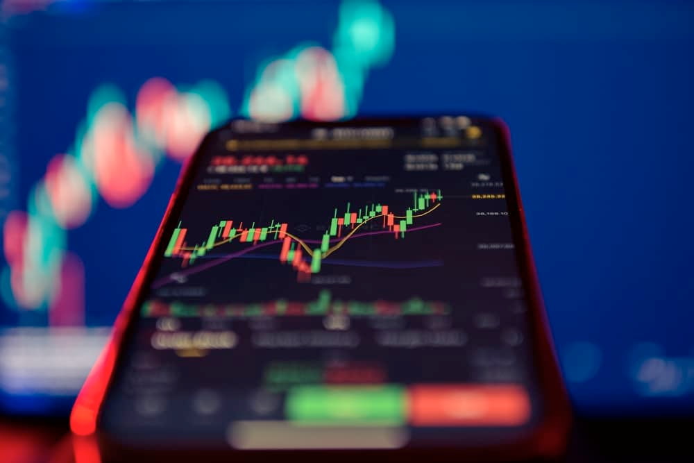 Buy signal for 2 strong cryptocurrencies in April