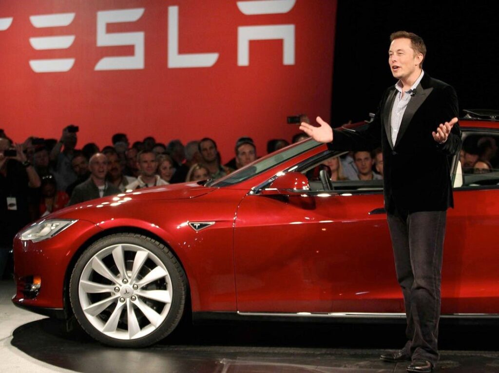 ‘Happily addicted to FSD’ Tesla to showcase self-driving tech