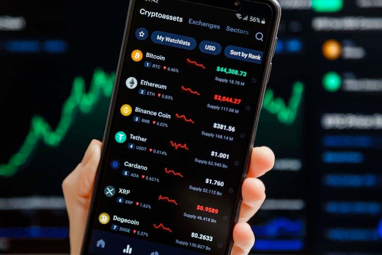 2 cryptocurrencies to reach $100 billion market cap in April