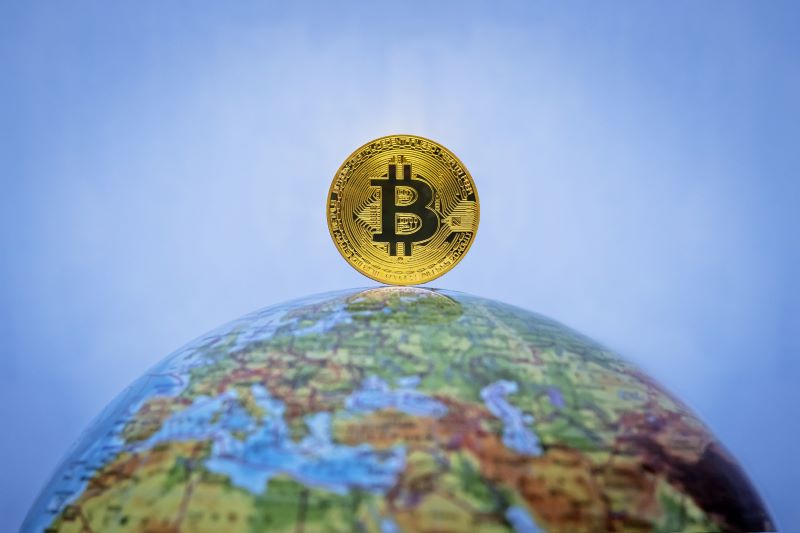 US economist slams Bitcoin’s status as a safe haven amid geopolitical chaos