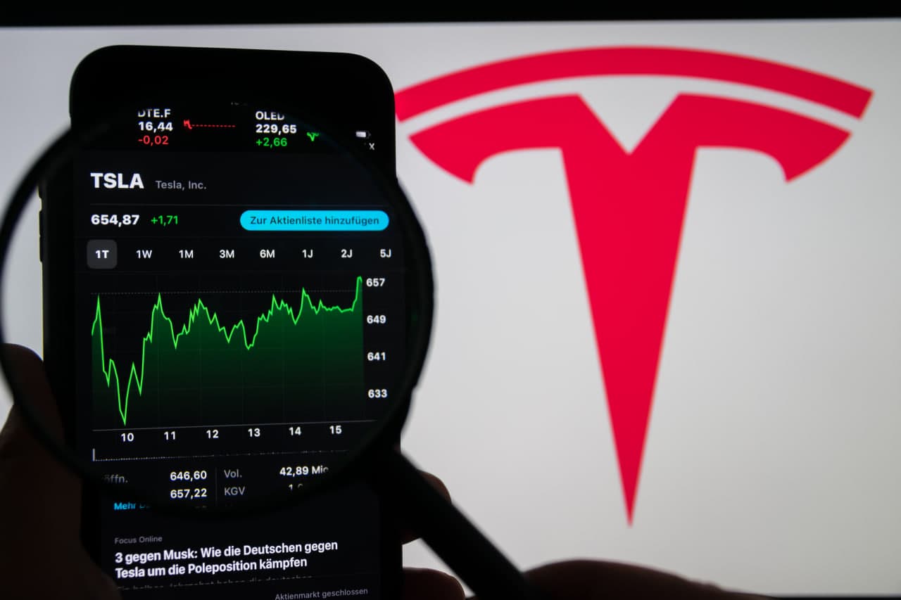 Read more about the article Analysts revise price target for Tesla shares