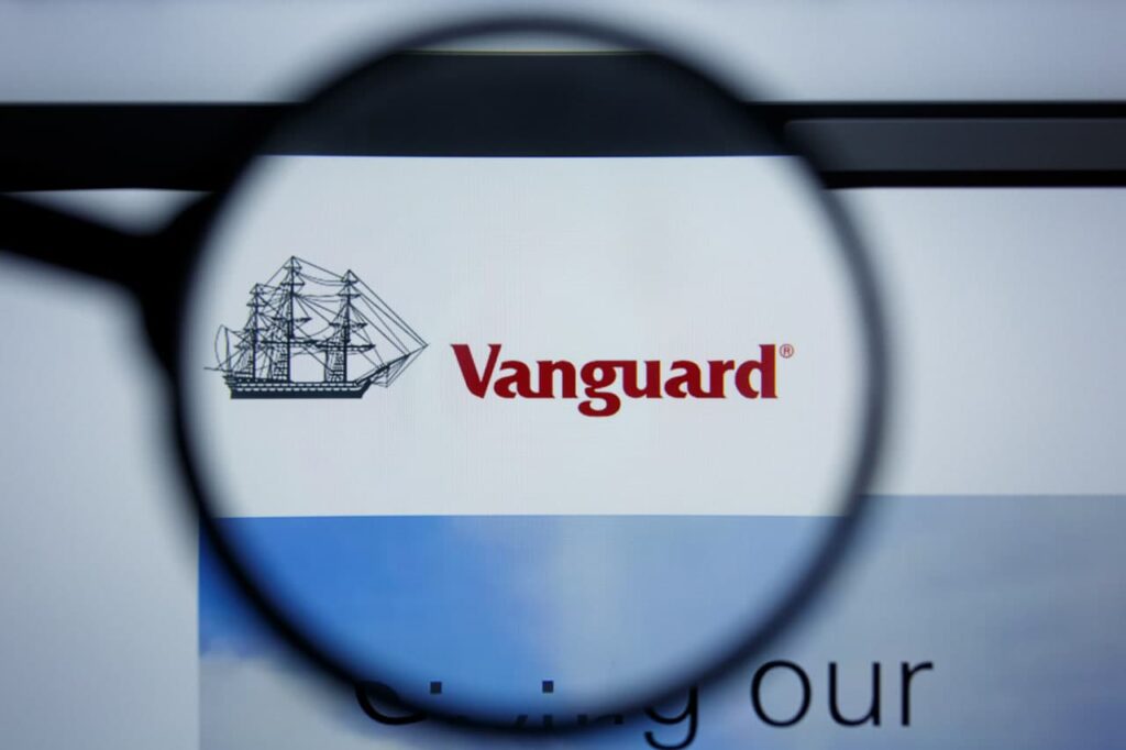 2 Vanguard stocks to turn $100 into $1,000 by 2025