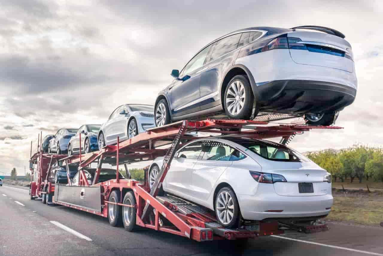 AI predicts Tesla share price in light of changed tariffs between China and the EU