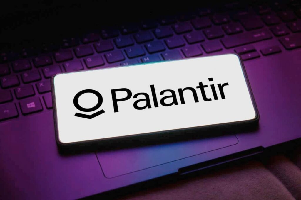 Trading expert sets Palantir stock bearish price target as correction begins