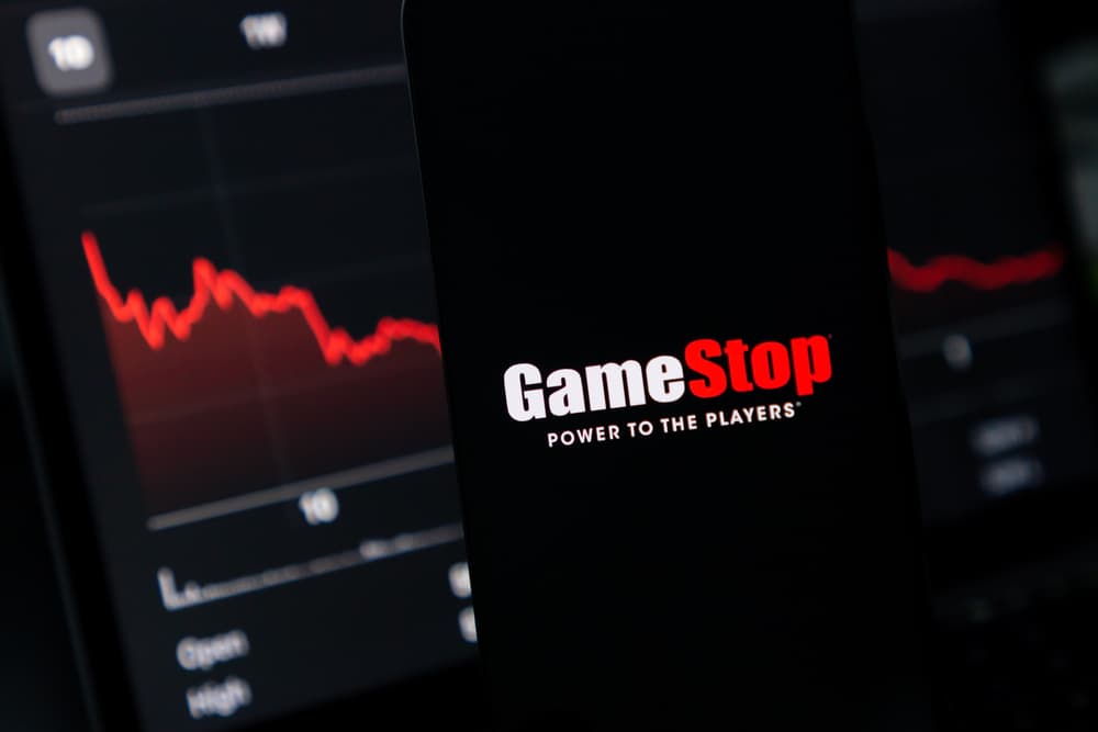 GameStop in danger: Can GME stock  hold the $20 mark?