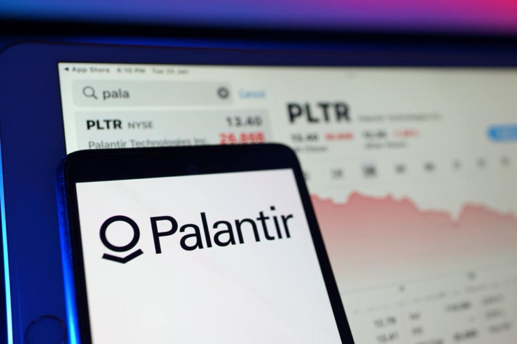 Palantir CEO's latest stock sales are 20X larger than normal