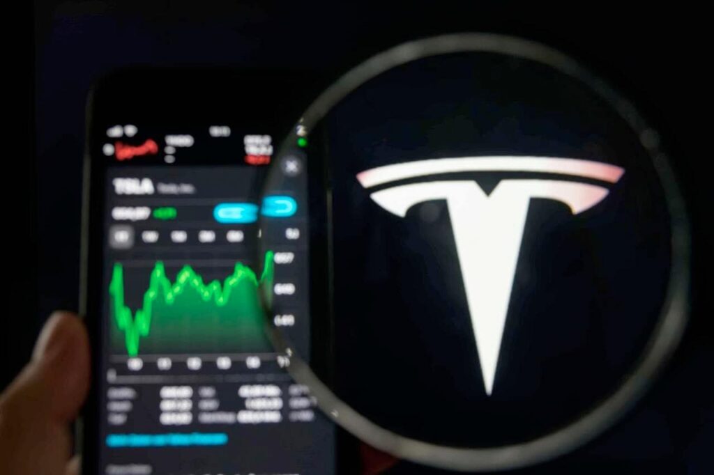 Analyst eyes $380 rebound for Tesla after disappointing Robotaxi event