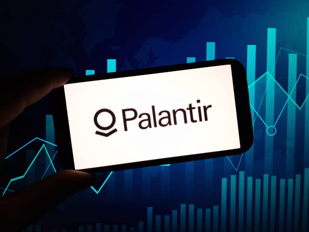 Analyst revises Palantir stock price target thumbnail