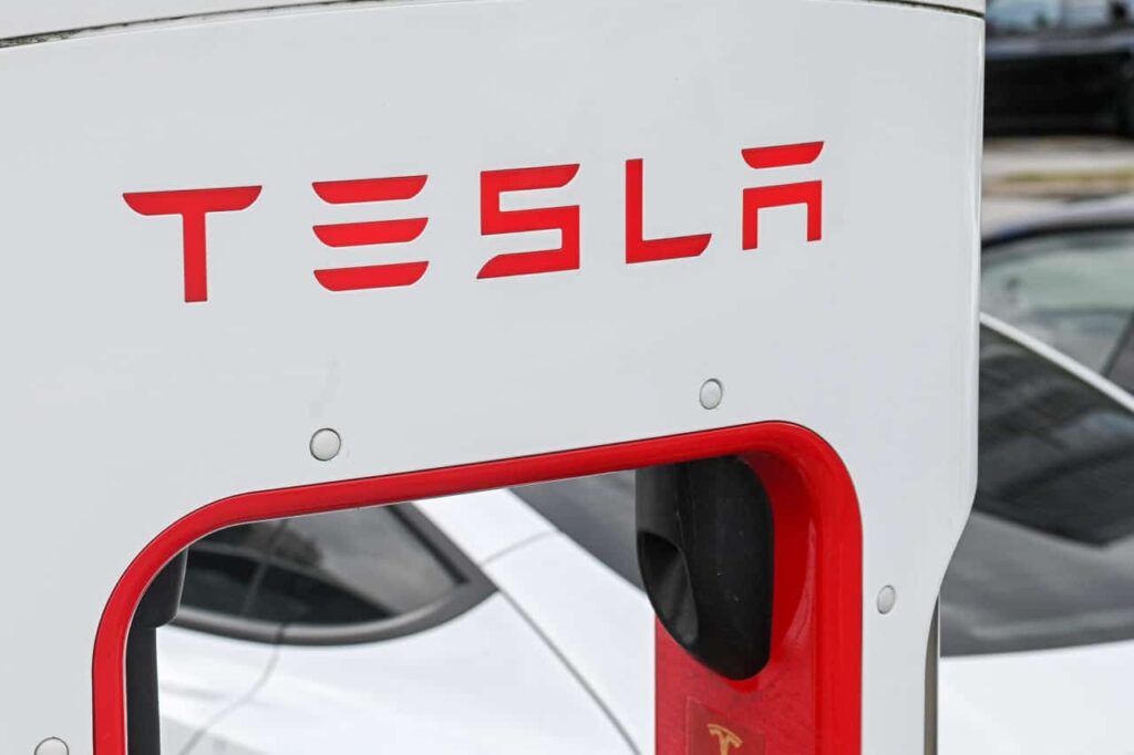 Analysts revise Tesla stock price target