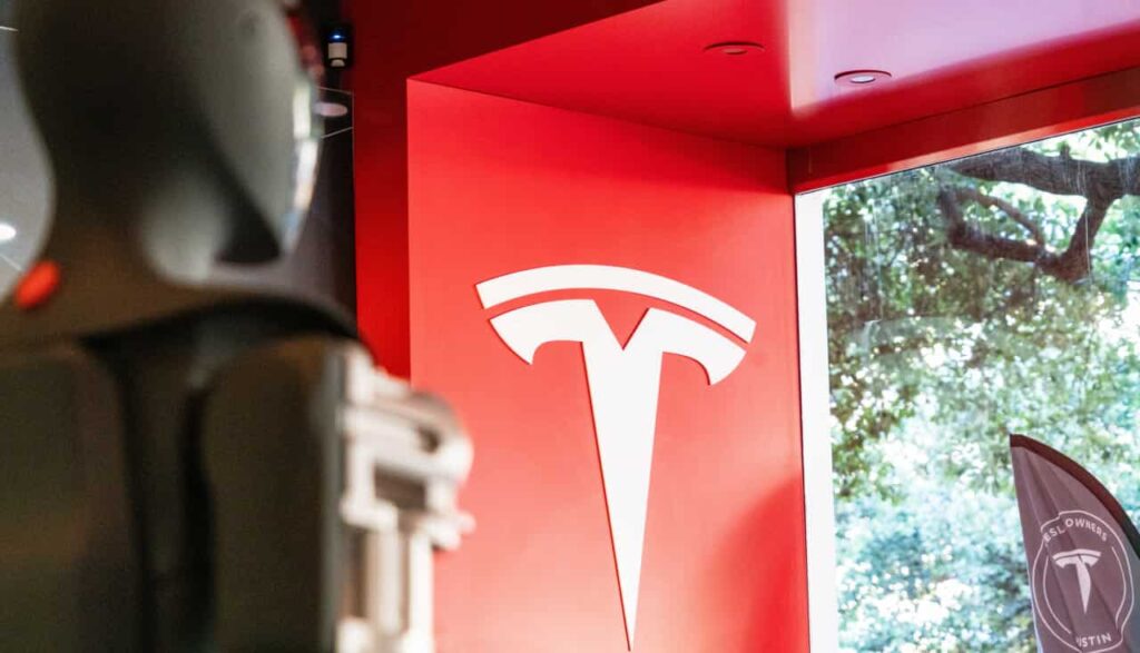 Tesla stock price prediction as ‘Optimus’ robots claimed to be operated by humans