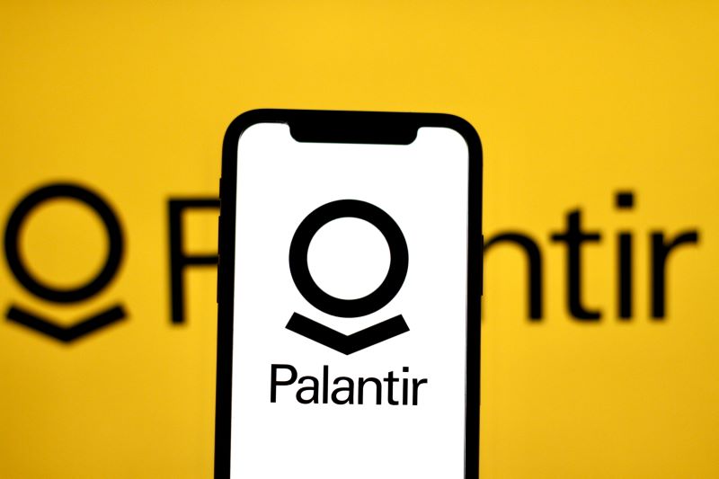 This stock skyrockets upon massive Palantir investment