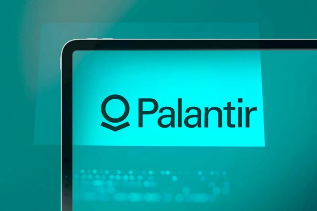 Analysts update Palantir (PLTR) stock price target thumbnail