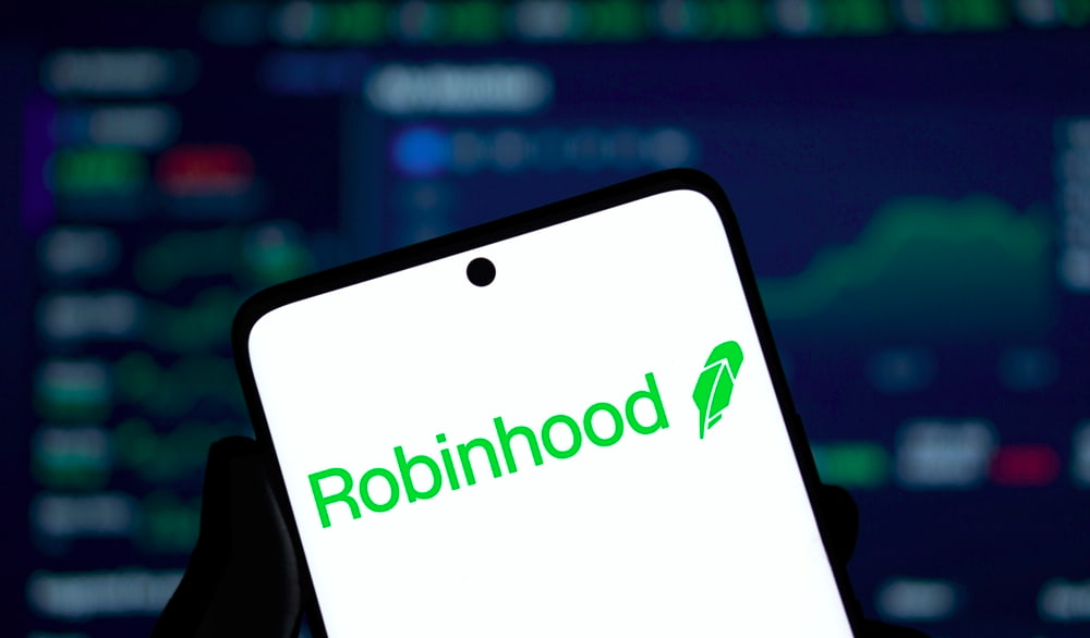 Why Robinhood (HOOD) stock is soaring thumbnail