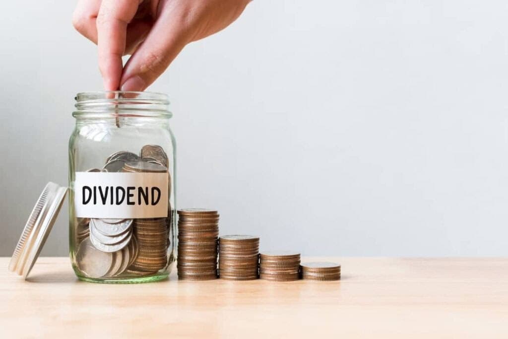 2 dividend stocks of the month