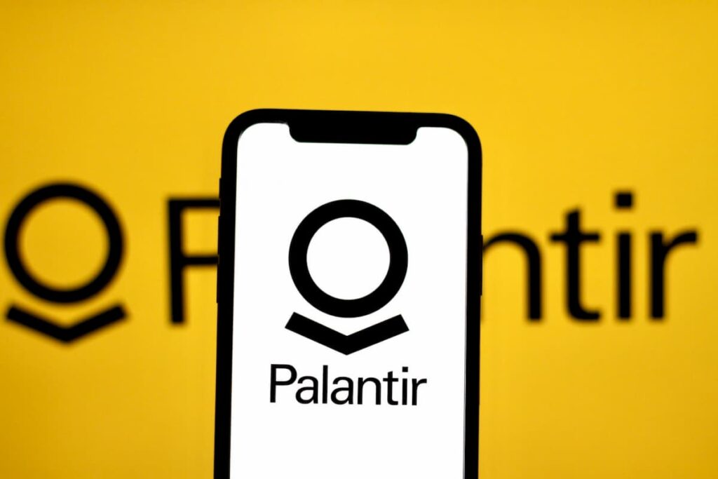 Analyst uprgades Palantir stock