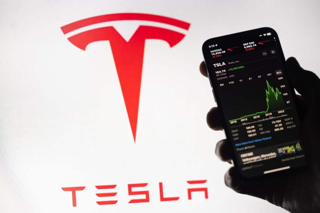 Is Tesla's stock price about to rebound? This is what we know